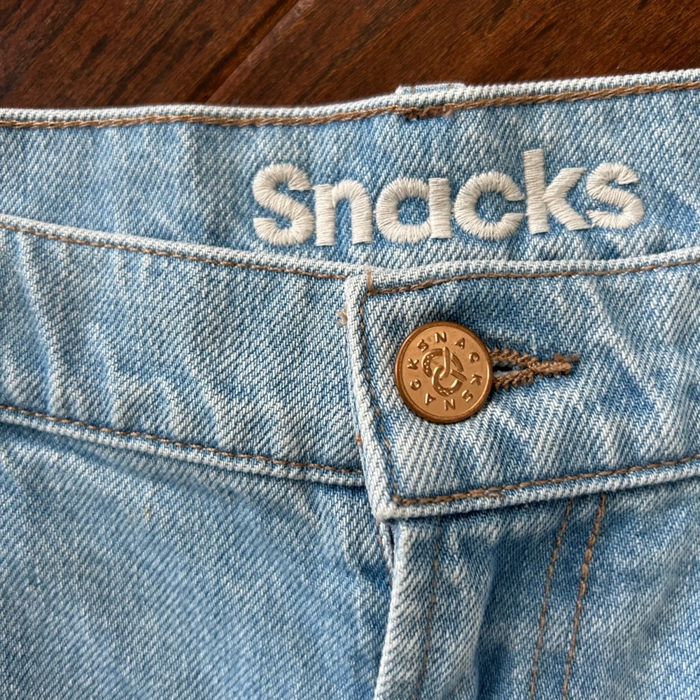 MOTHER SNACKS! The Fun Dip Puddle Jeans 
Lots Of Nibbles
Size 30 
EXCELLENT - Picture 6 of 13